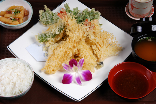 Cơm phần tôm & các loại rau chiên bột/DEEP FRIED SHRIMP & VEGETABLES SET/天ぷら定食