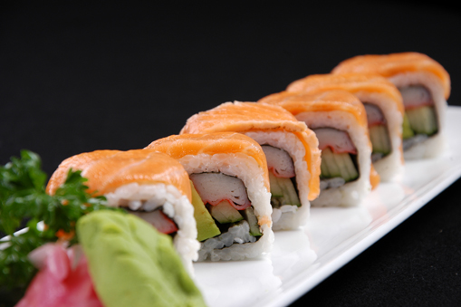 Cơm cuộn cá ngừ cay & dưa leo, cá hồi/RAW SALMON SASHIMI/ サーモンロール