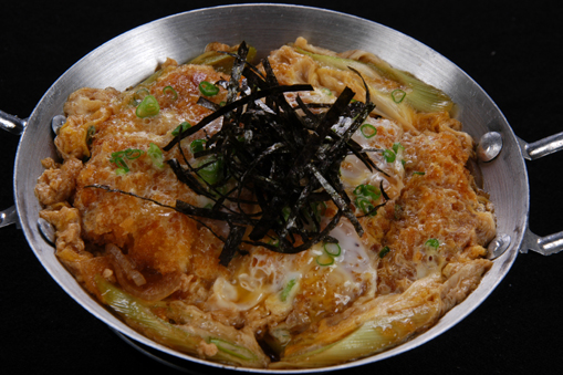 Thịt heo chiên nấu với trứng rau/SWEET EGG & PORK CUTLET/ うなぎ玉子焼き