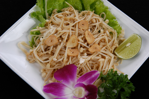 Nấm kim châm xào tỏi/SAUTED FRESH MUSHROOM WITH GARLIC/ きのこのにんにく炒め