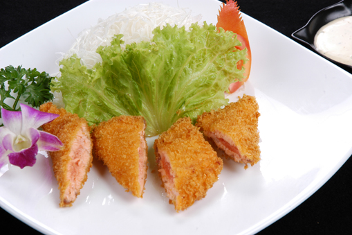 Cá hồi chiên giòn với trứng cá tuyết/FRIED SALMON WITH ROE/ 明太子鮭フライ