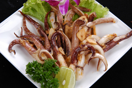 Râu mực xào tỏi/GARLIC FRIED SQUID MOUSTACHE/ いかげそにんにく炒め