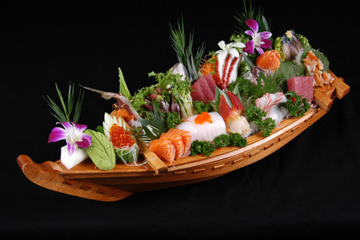 CÁ SỐNG THẬP CẨM DÀNH CHO 2 NGƯỜI/FUNE MORIAWASE B ASSORTMENT OF SLICED RAW FISH/船盛り合わせB