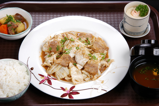 Thịt heo xào tương đậu nành/FRIED PORK AND CABBAGE WITH MISO PASTE/ 豚キャベツ味噌炒め