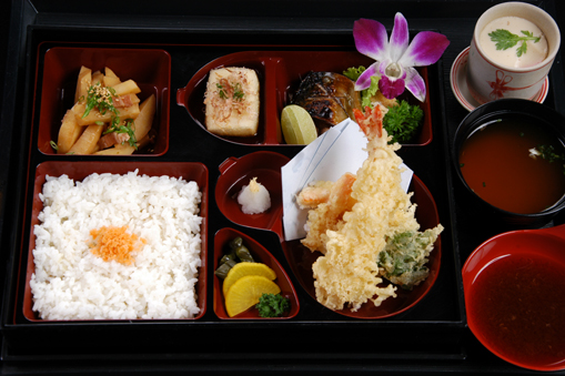 Cơm phần đặc biệt mỗi ngày/DAILY SPECIAL SET/日替わり定食