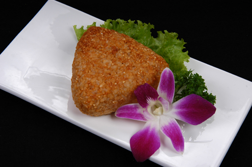 Cơm nướng nhân cá hồi / trứng cá tuyết / xí muội/GRILLED RICE BALL( /SEASONED COD ROE/ JAPANESE PLUM/DRIEF SKIN FISH)SALMON/ 焼きおにぎり(鮭、明太子、おかか)