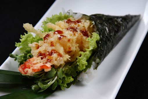 Tôm chiên bột cuốn phễu với sốt Teri/DEEP FRIED PRAWN HAND CONE/ 海老天手巻き