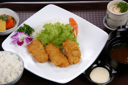 Cơm phần hào Nhật chiên giòn/DEEP FRIED OYSTERS SET/牡蠣フライ定食