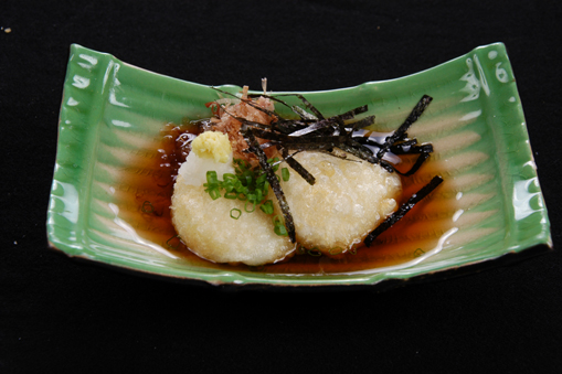 Bánh dày sốt củ cải/DEEP FRIED STICKY TOFU/ 餅揚げ出し豆腐