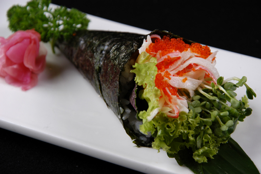 Xúc xích cua trộn sốt mayonnaise/CRAB STICK & RADISH SPROUT HAND CONE/ かに釜貝割れ手巻き 