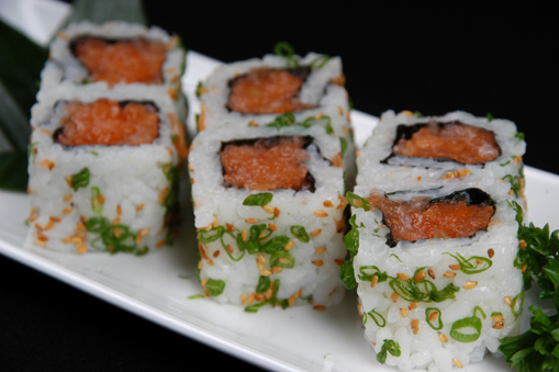 Cơm cuốn cá hồi nướng/GRILLED SALMON ROLL/ 鮭焼き巻き